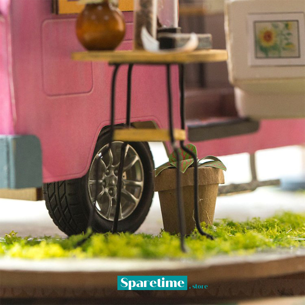 Happy Camper DIY Miniature Camping Car Dollhouse Kit 1:20 DGM04