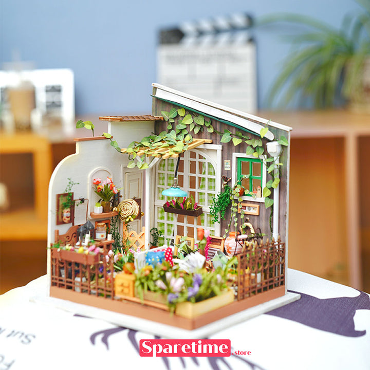 Rolife Miller’s Garden Miniature Dollhouse kit robotime