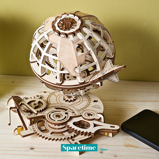 UGears Model Globus