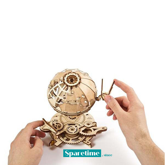 UGears Model Globus