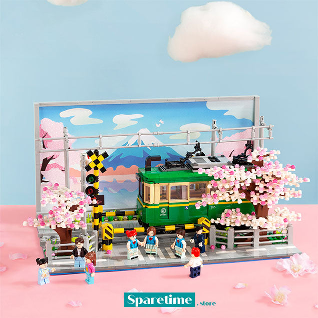 Wekki Four Seasons Kamakura Train