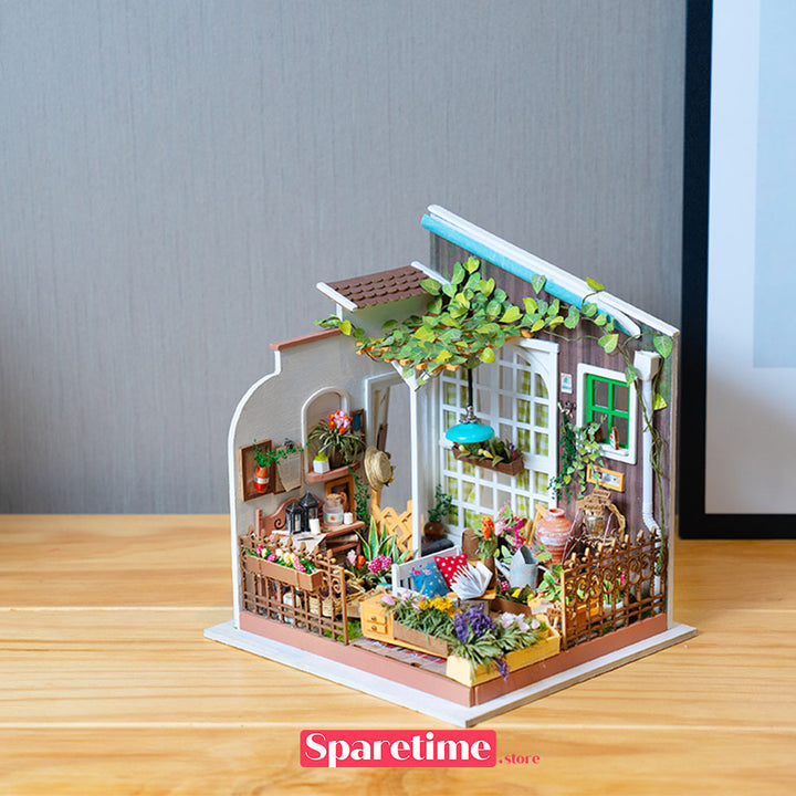 Rolife Miller’s Garden Miniature Dollhouse kit robotime